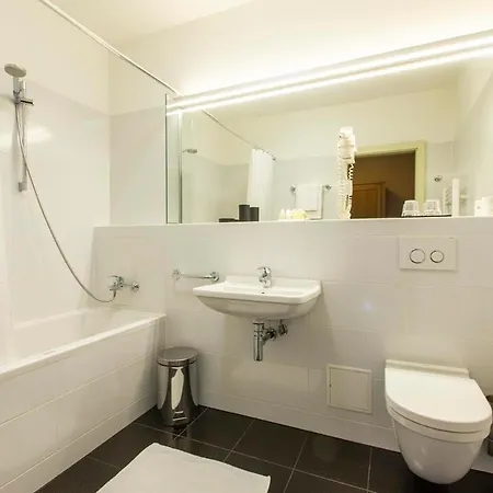 Ξενοδοχείο Slamic 4*