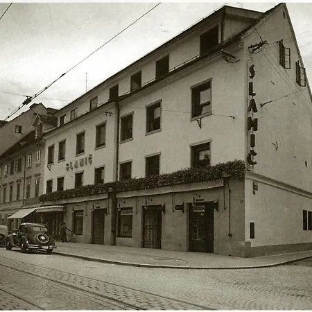 Slamic Hotell